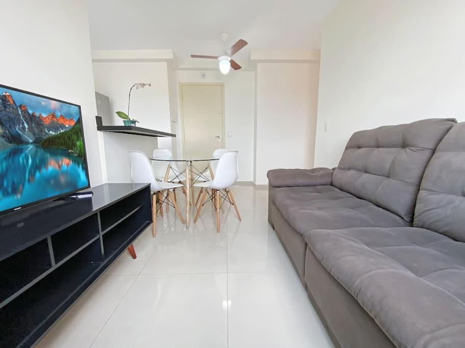 2 Quartos Aconchegante Estacionamento Apartamento *
